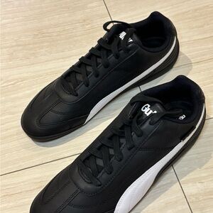 Puma Men's Black and White Casual Sneakers
